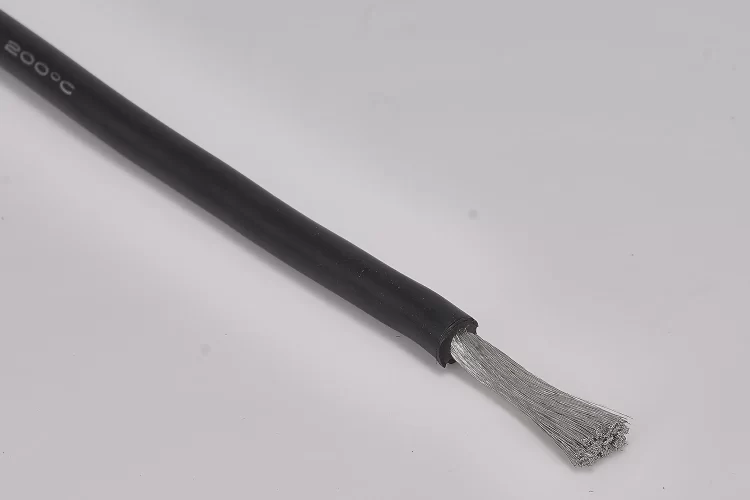 ¿Cuál es la construcción del alambre de silicona?